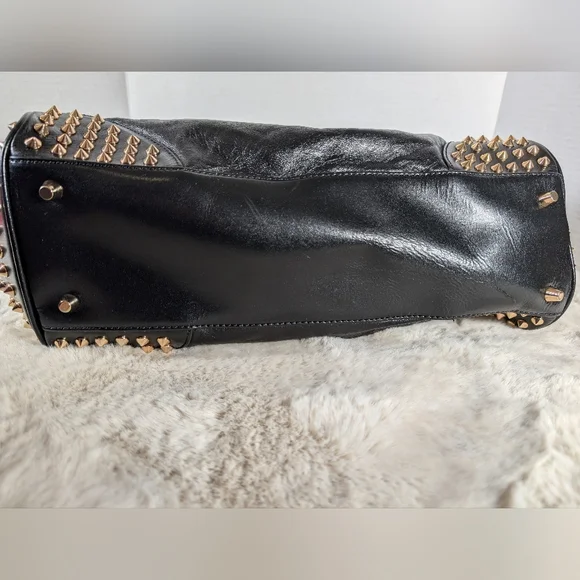 Burberry Black Leather Shoulder Bag with Gold Studs - Picture 6 of 13